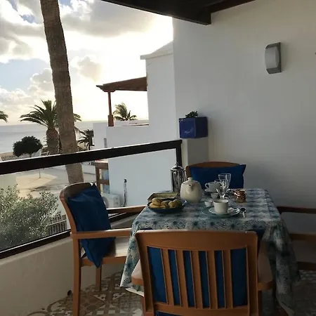 Stunning 2 Bedroom Vacation Rental Vv On Seafront Puerto del Carmen  Buitenkant foto