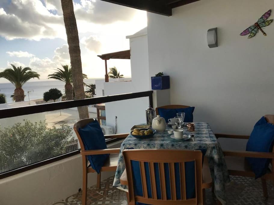 Stunning 2 Bedroom Vacation Vv On Seafront Puerto del Carmen (Lanzarote)