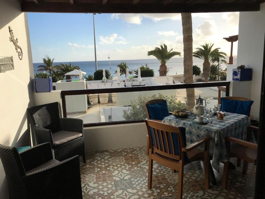 Stunning 2 Bedroom Vacation Vv On Seafront
